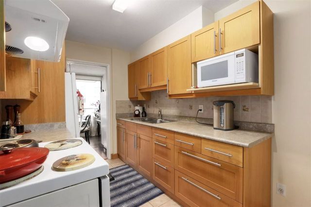 80326 at 403 - 1480 Duchess Avenue, West Vancouver