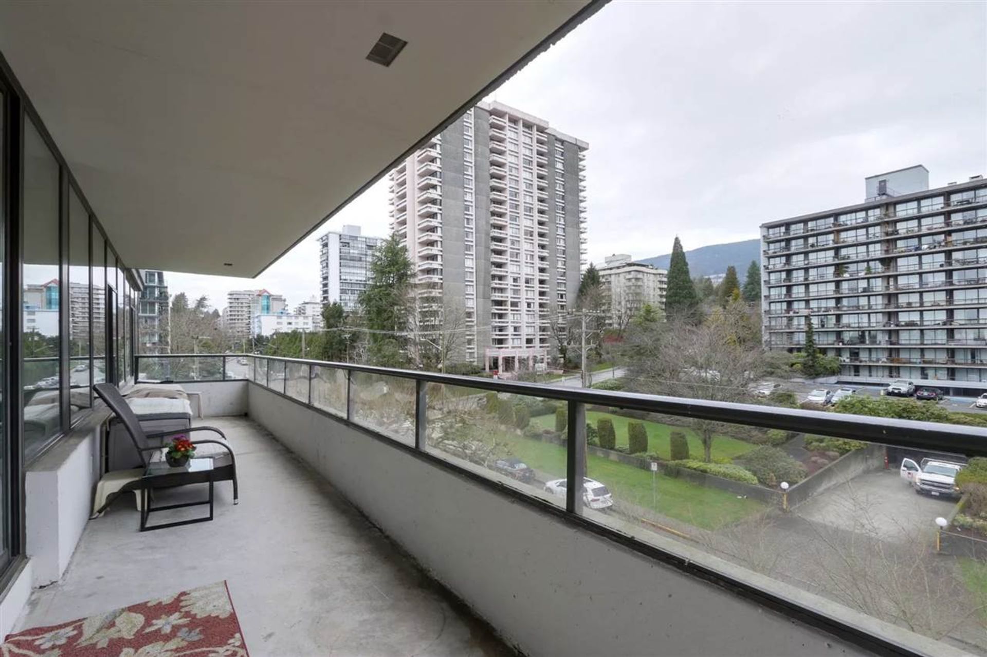 80229 at 403 - 1480 Duchess Avenue, West Vancouver