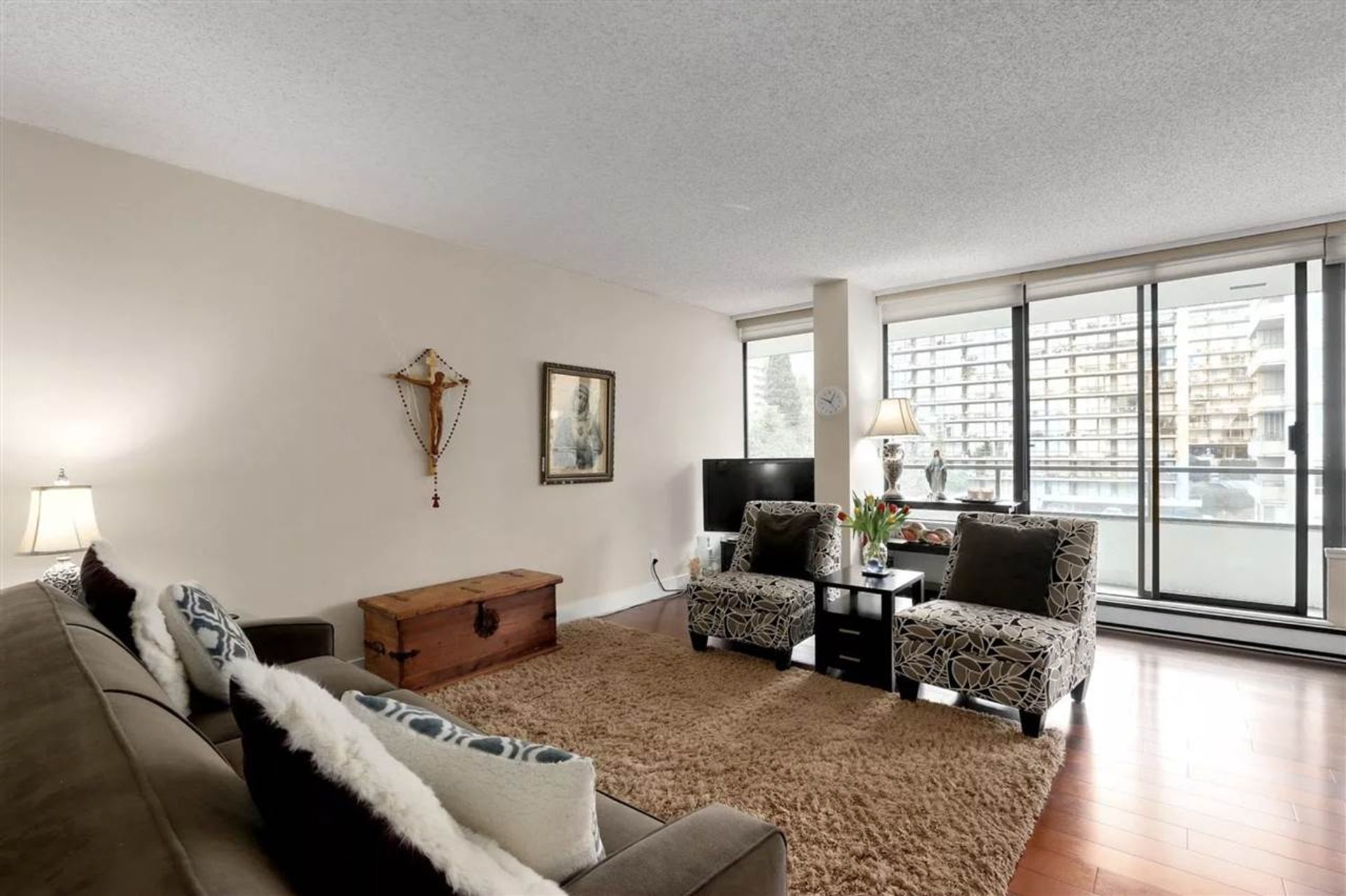 80231 at 403 - 1480 Duchess Avenue, West Vancouver