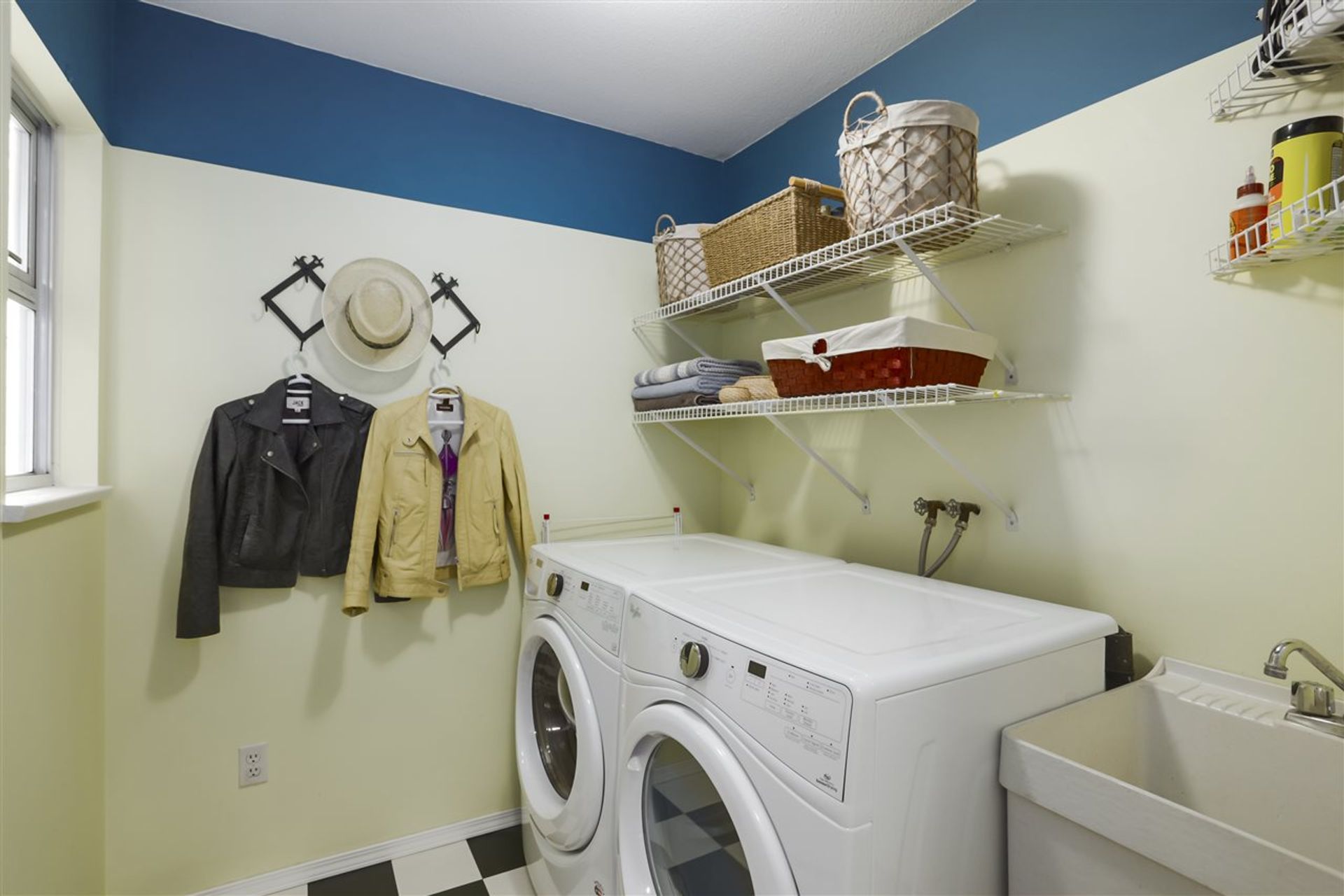 80870 at 3 - 410 Mahon Avenue, North Vancouver