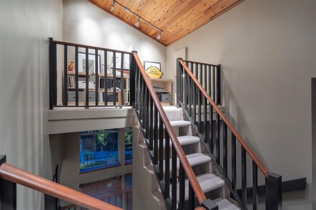 81243 at 3633 Robinson Road, North Vancouver