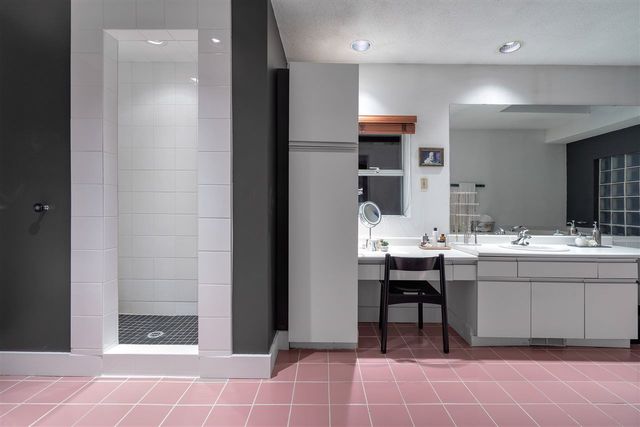 81312 at 3633 Robinson Road, North Vancouver