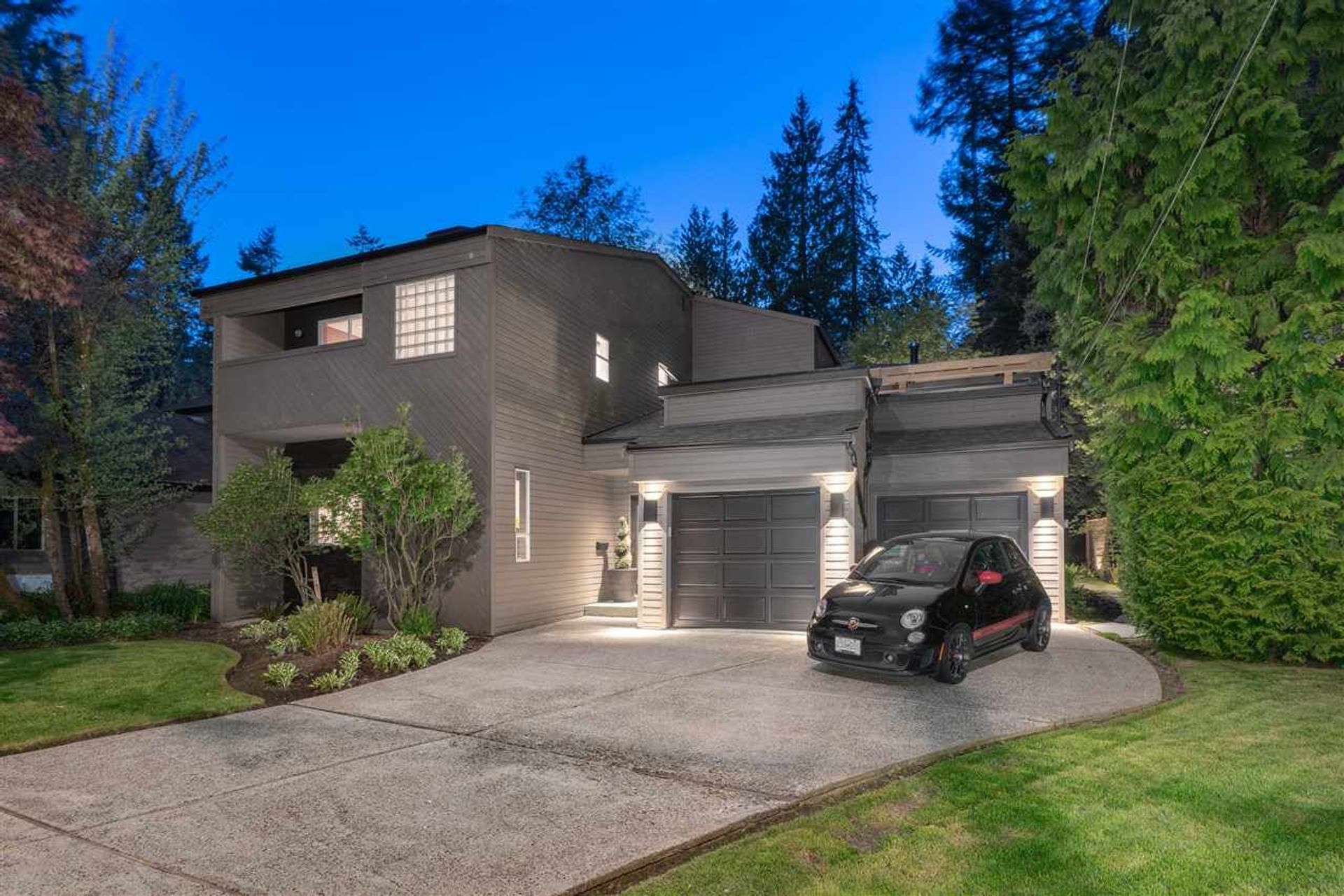 81157 at 3633 Robinson Road, North Vancouver