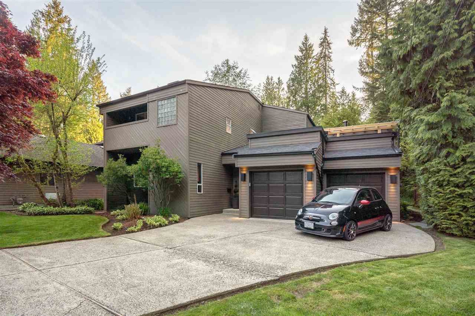 81403 at 3633 Robinson Road, North Vancouver