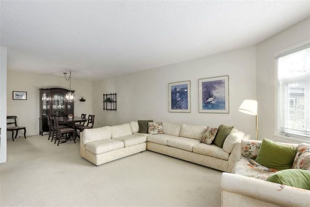 81801 at 301 - 2800 Chesterfield Avenue, North Vancouver