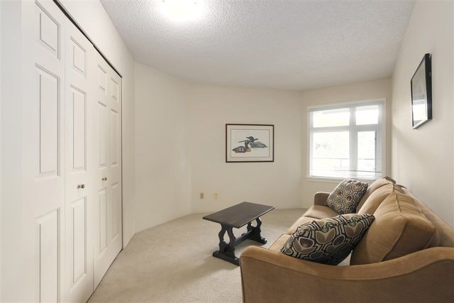 81821 at 301 - 2800 Chesterfield Avenue, North Vancouver