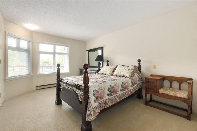 81829 at 301 - 2800 Chesterfield Avenue, North Vancouver