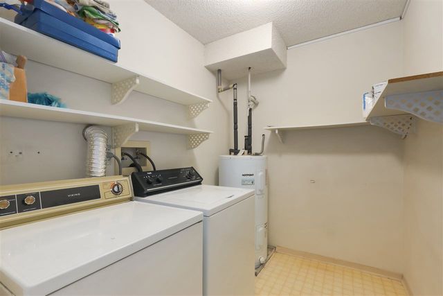 81849 at 301 - 2800 Chesterfield Avenue, North Vancouver