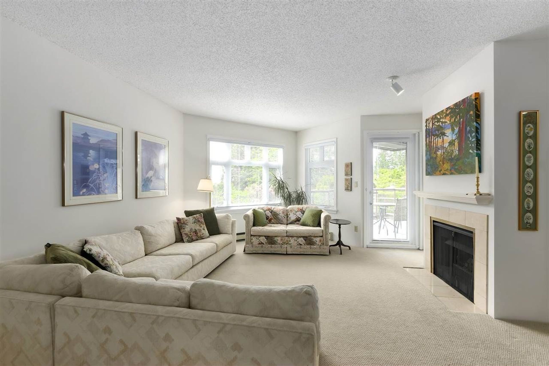 81793 at 301 - 2800 Chesterfield Avenue, North Vancouver