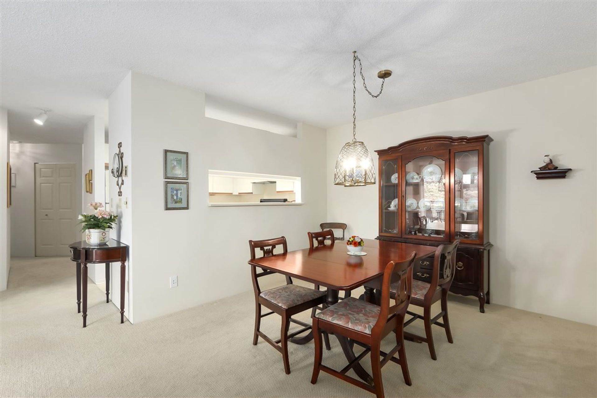 81809 at 301 - 2800 Chesterfield Avenue, North Vancouver