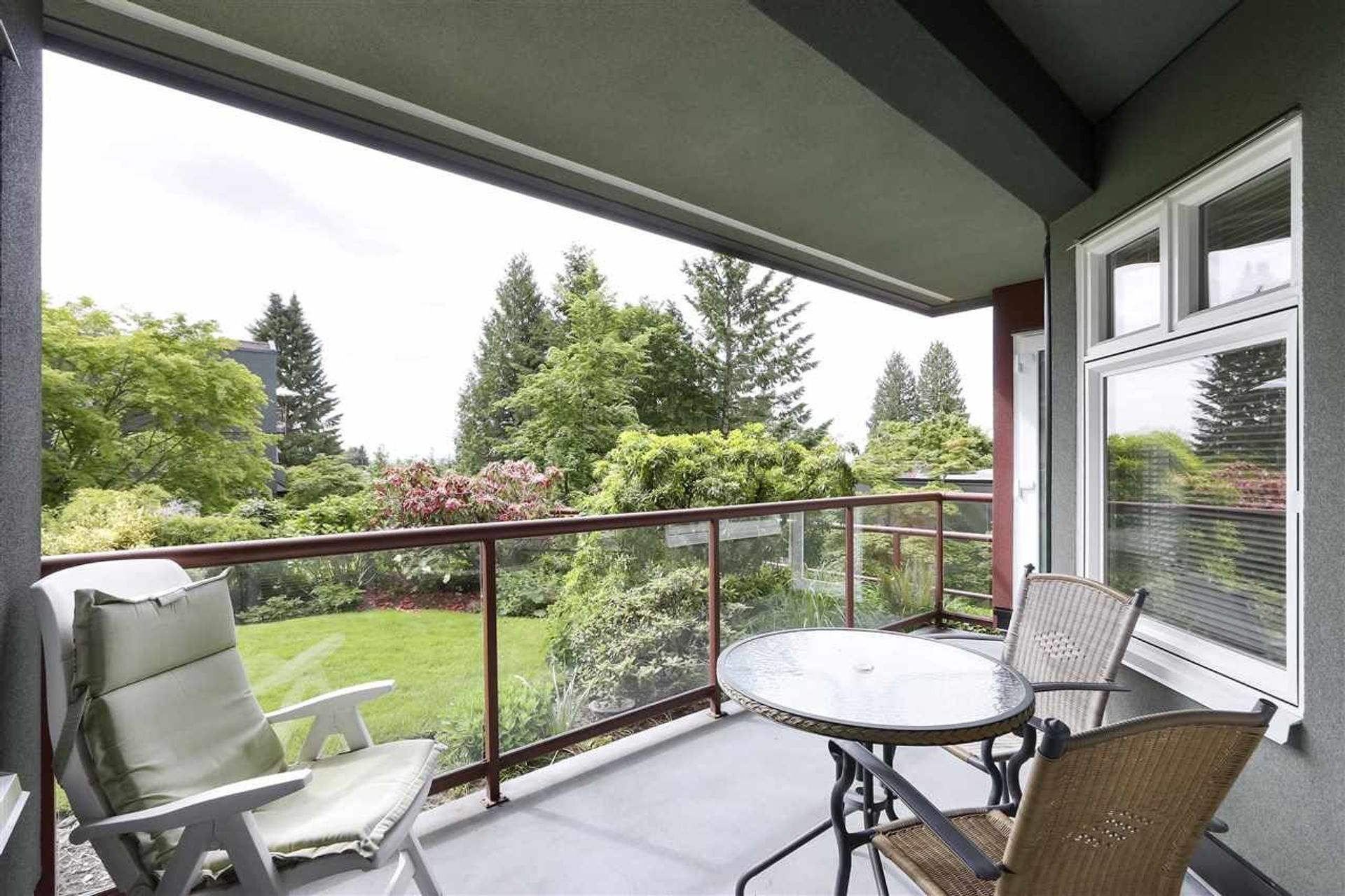 81853 at 301 - 2800 Chesterfield Avenue, North Vancouver