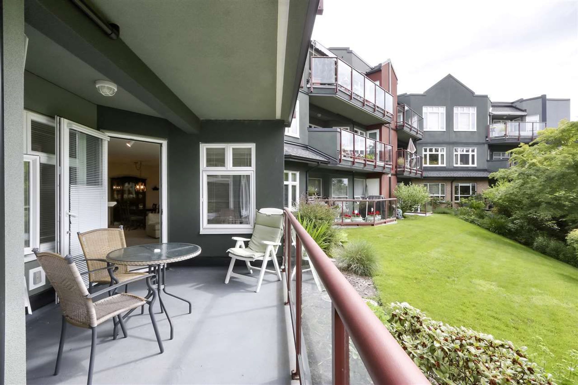 81857 at 301 - 2800 Chesterfield Avenue, North Vancouver