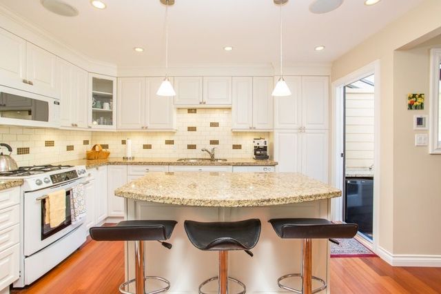 81912 at 865 Heritage Boulevard, North Vancouver