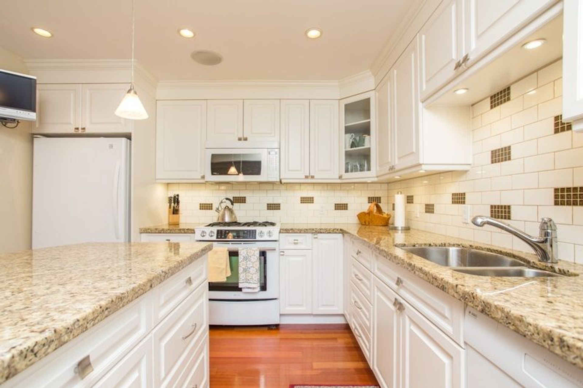 81904 at 865 Heritage Boulevard, North Vancouver