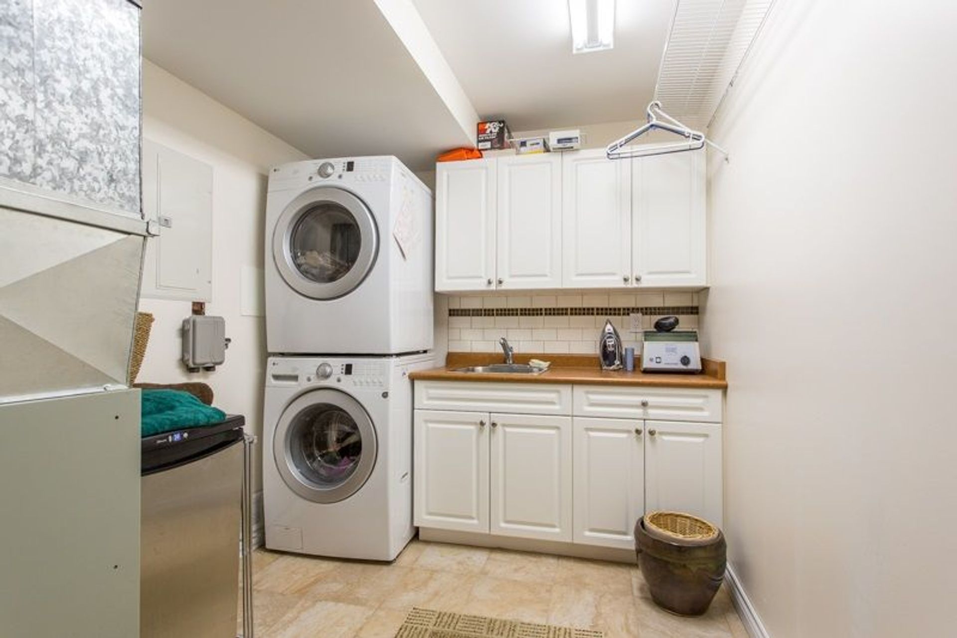 81992 at 865 Heritage Boulevard, North Vancouver