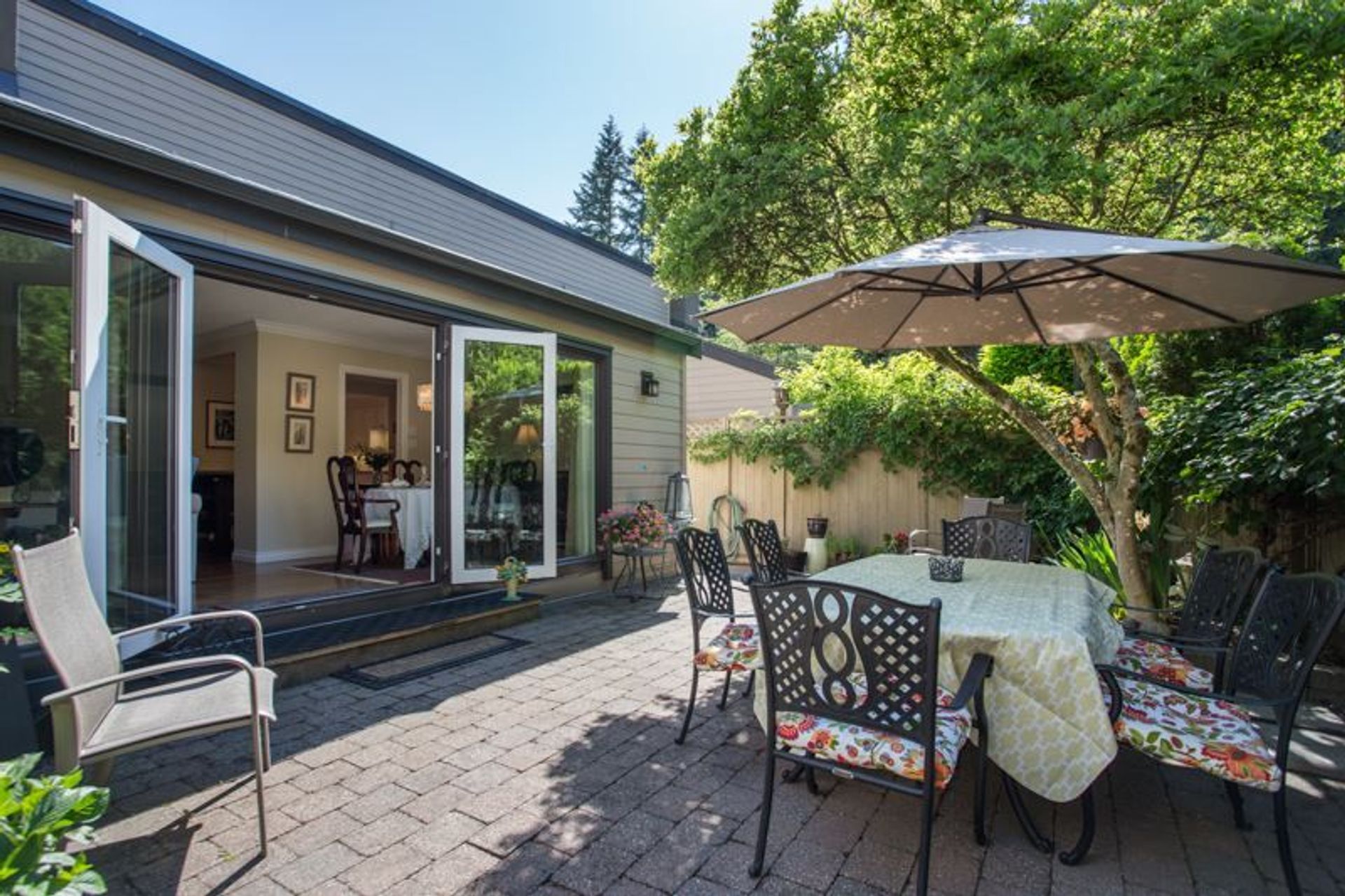 81996 at 865 Heritage Boulevard, North Vancouver