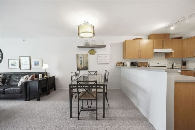 82317 at 411 - 1150 29th Street E, North Vancouver