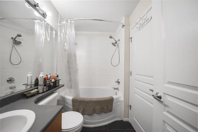 82385 at 411 - 1150 29th Street E, North Vancouver