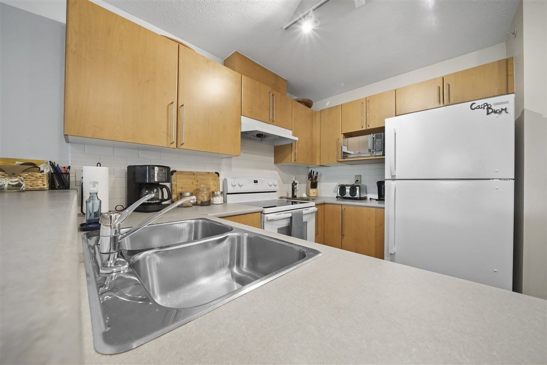 82305 at 411 - 1150 29th Street E, North Vancouver