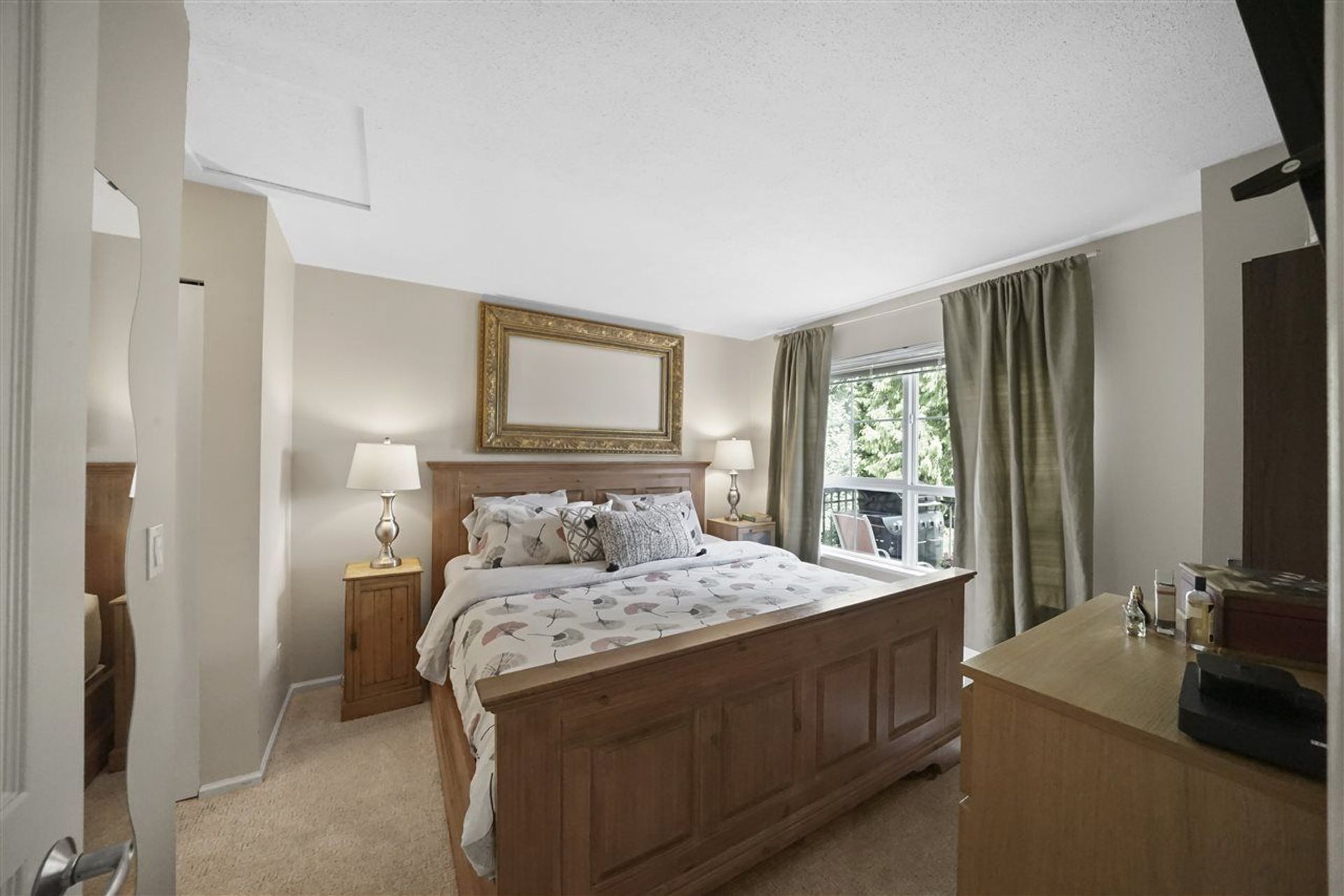 82373 at 411 - 1150 29th Street E, North Vancouver