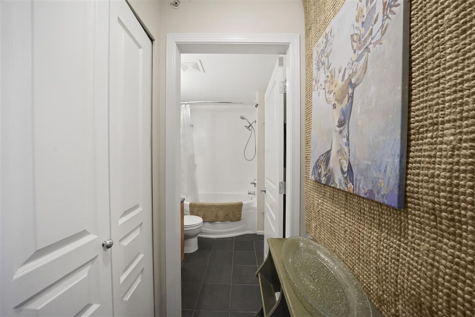 82389 at 411 - 1150 29th Street E, North Vancouver