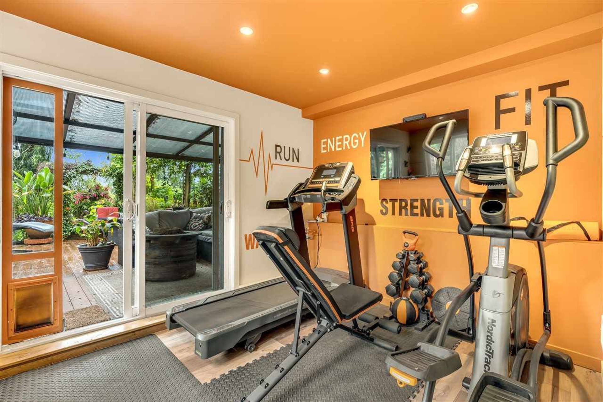 82992 at 618 Plymouth Drive, North Vancouver