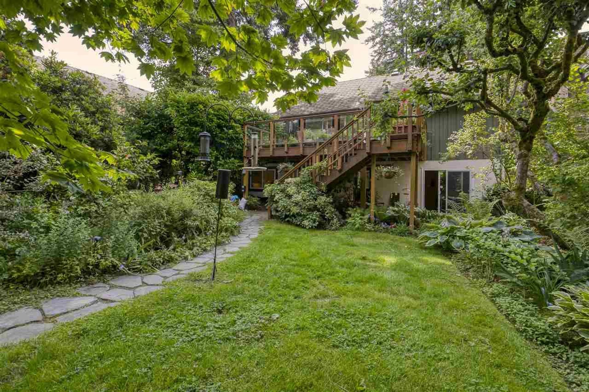 83661 at 162 Osborne Road W, North Vancouver