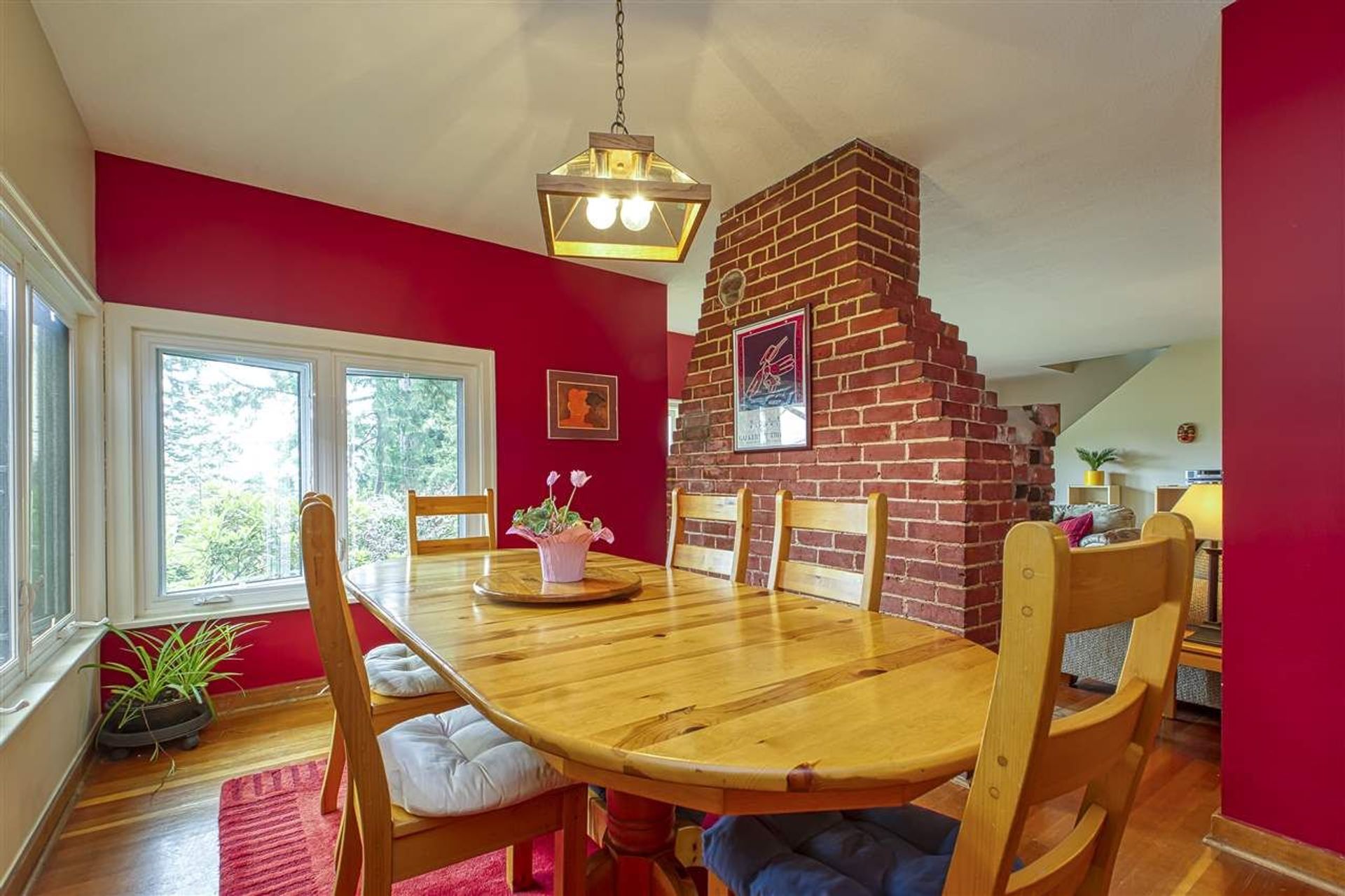 83681 at 162 Osborne Road W, North Vancouver