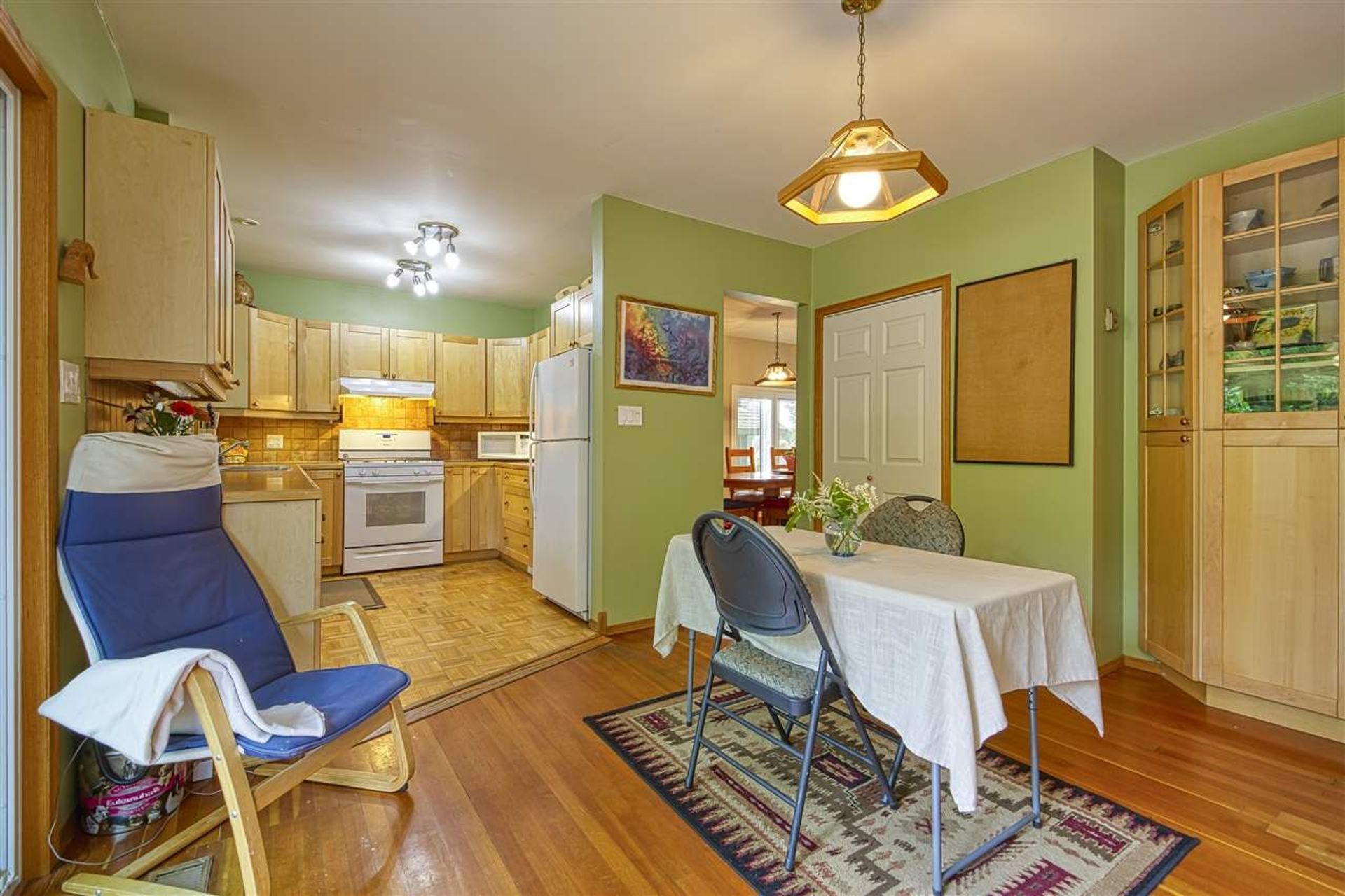 83693 at 162 Osborne Road W, North Vancouver