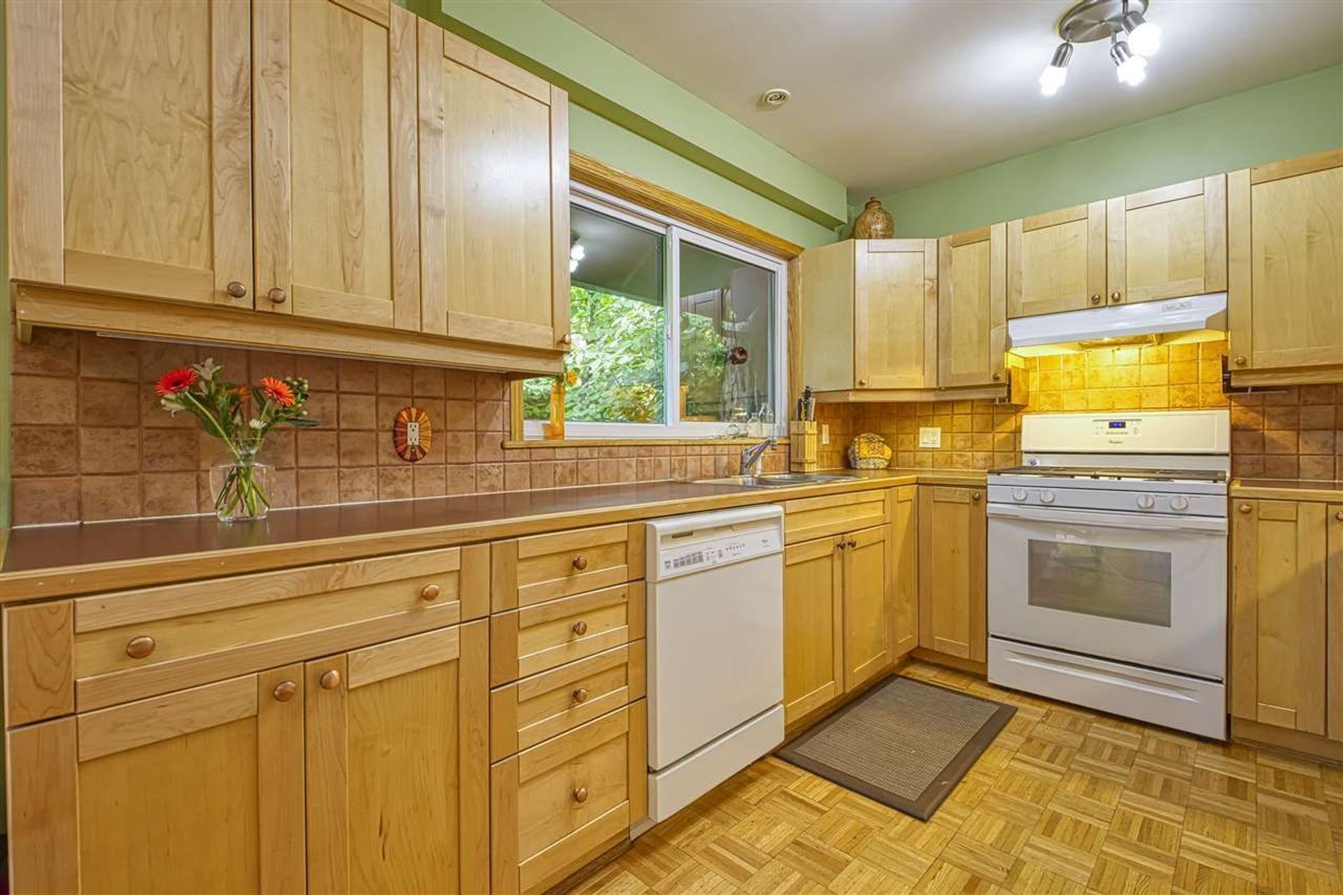 83701 at 162 Osborne Road W, North Vancouver