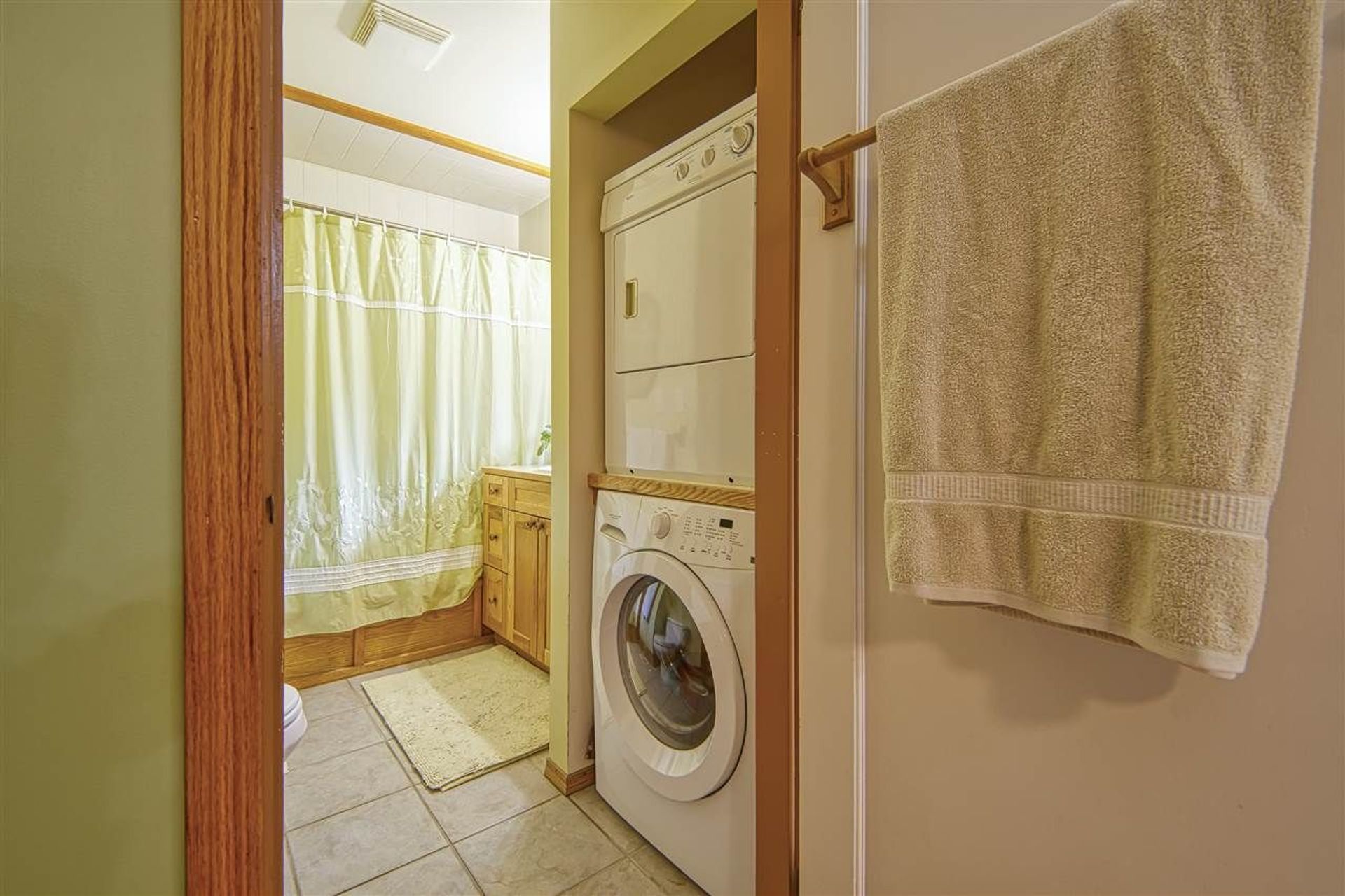 83717 at 162 Osborne Road W, North Vancouver