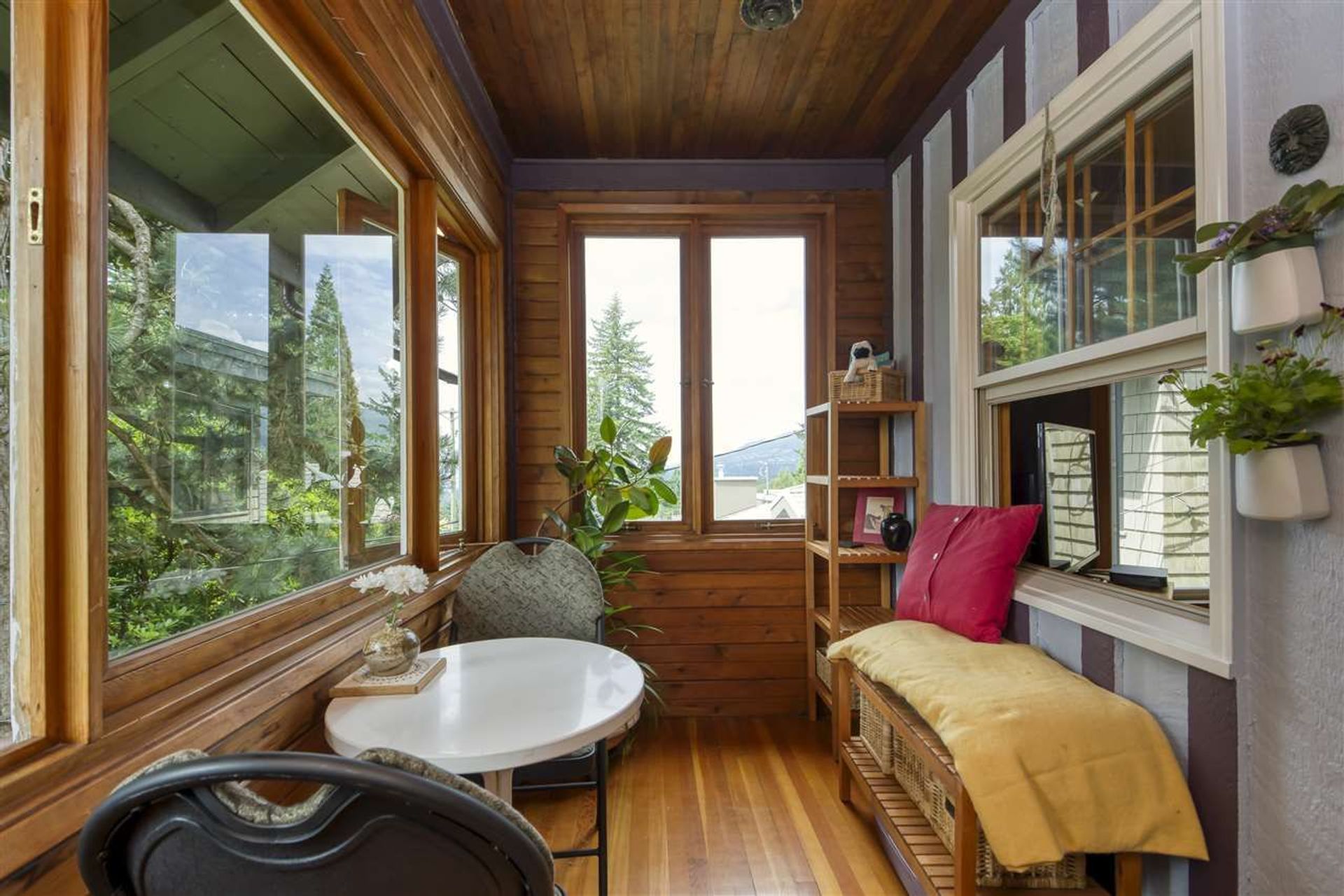 83729 at 162 Osborne Road W, North Vancouver