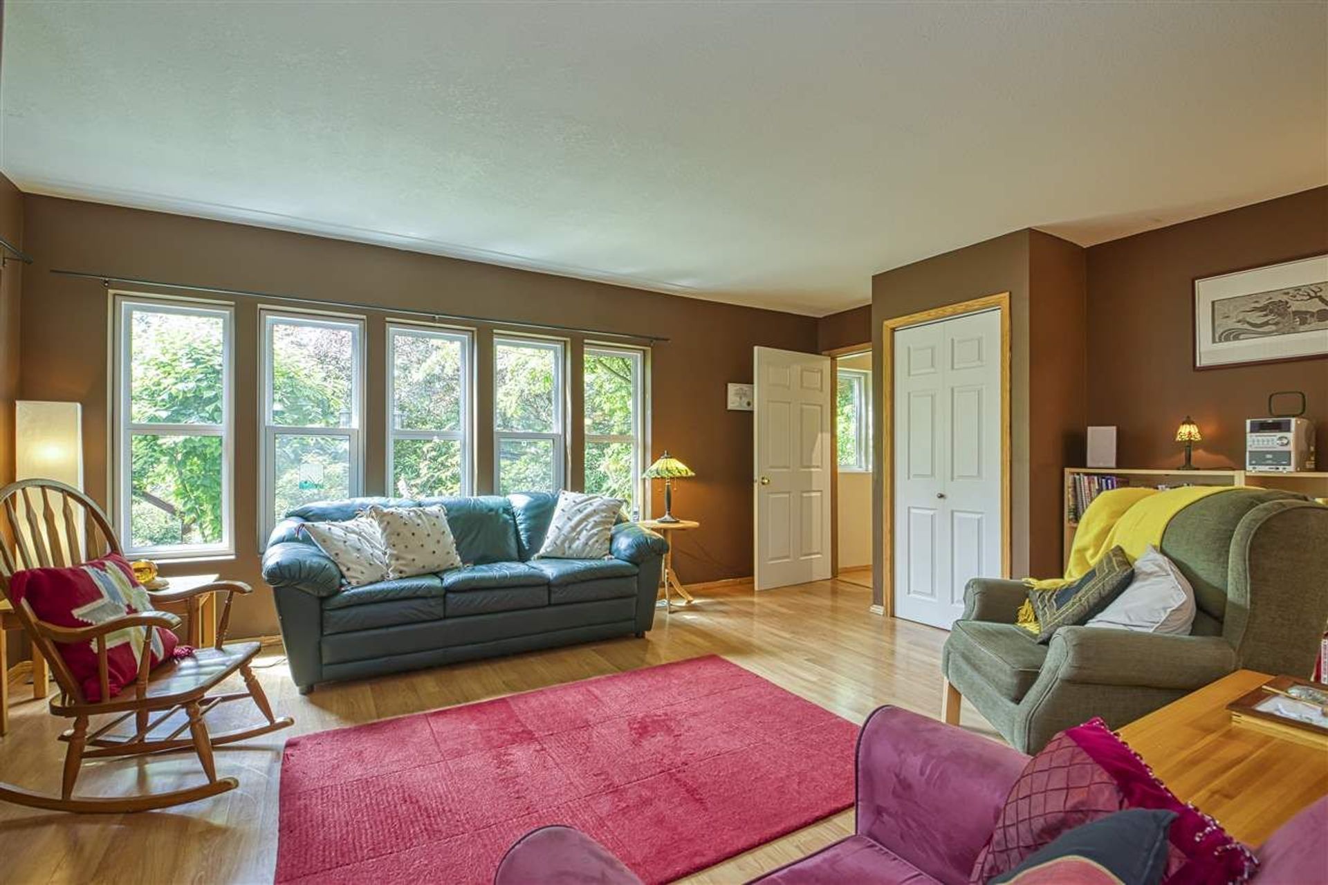 83737 at 162 Osborne Road W, North Vancouver