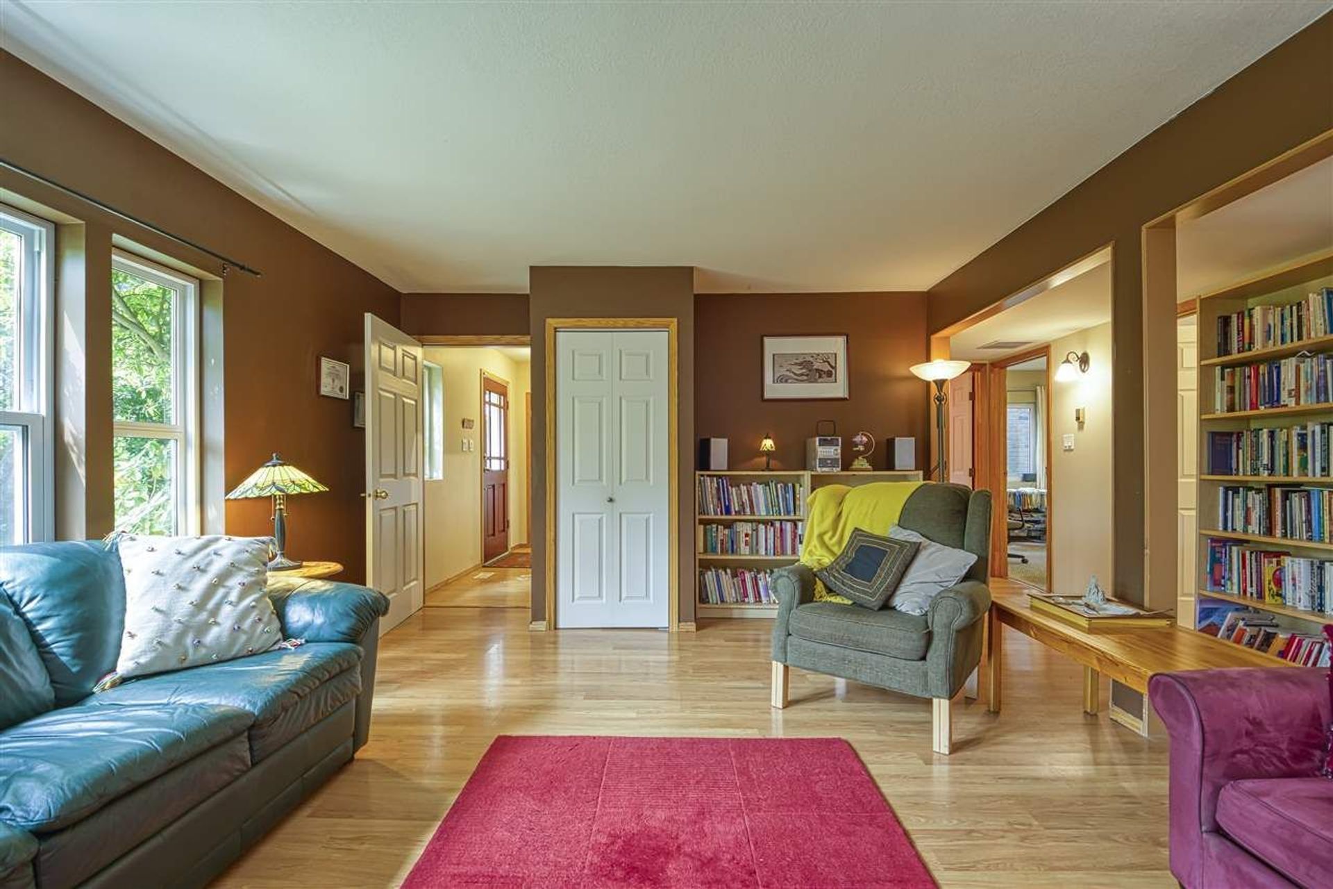 83741 at 162 Osborne Road W, North Vancouver