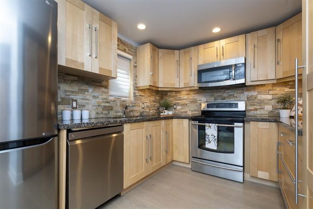 83893 at 2144 W 3rd Avenue, Vancouver West