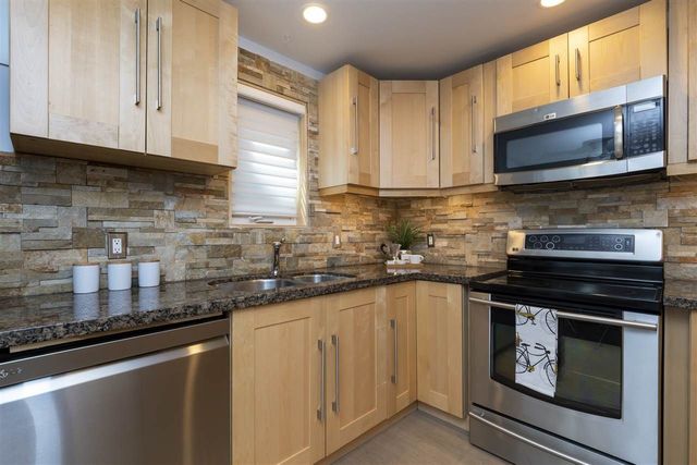 83901 at 2144 W 3rd Avenue, Vancouver West