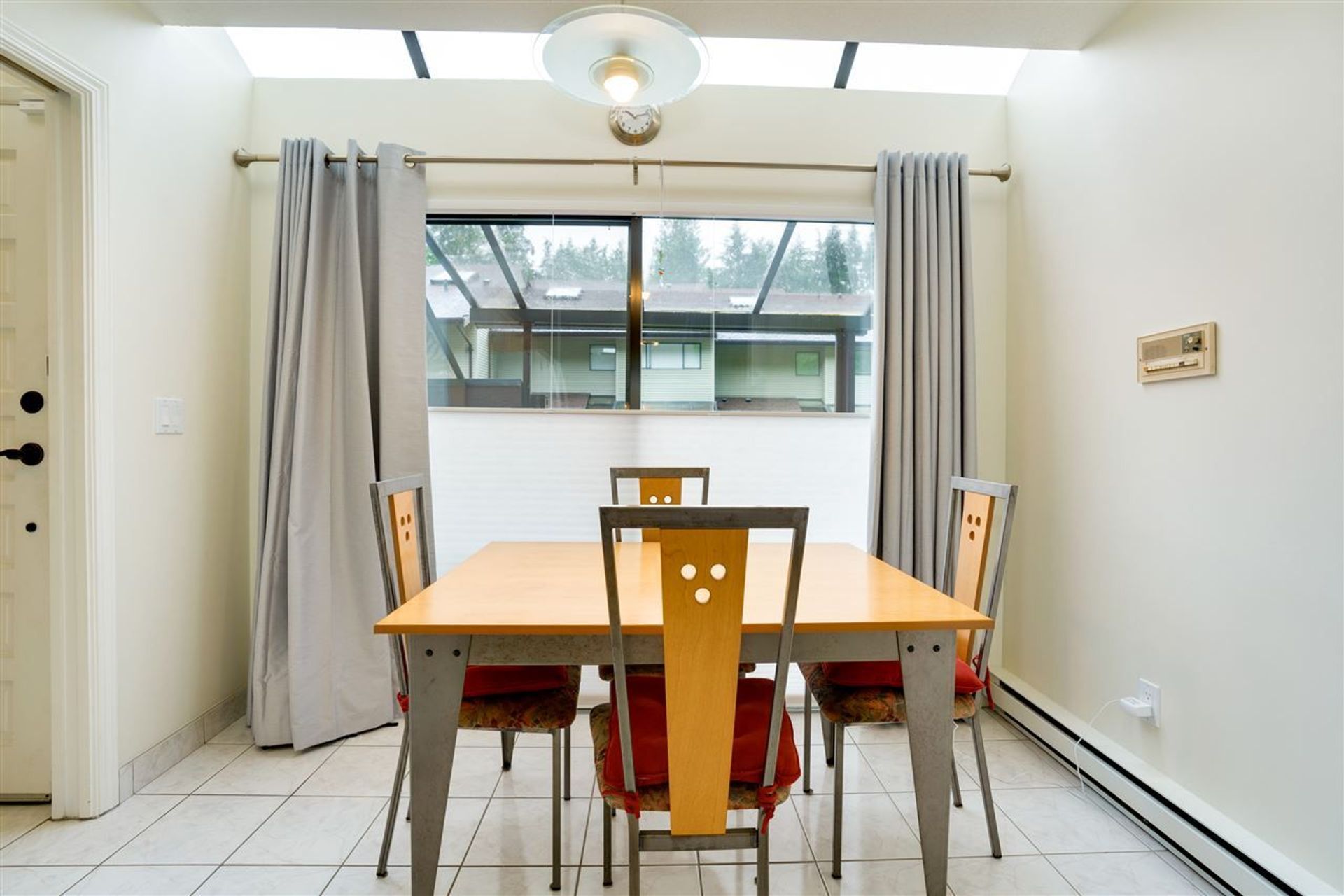 84037 at 1528 Woods Drive, North Vancouver