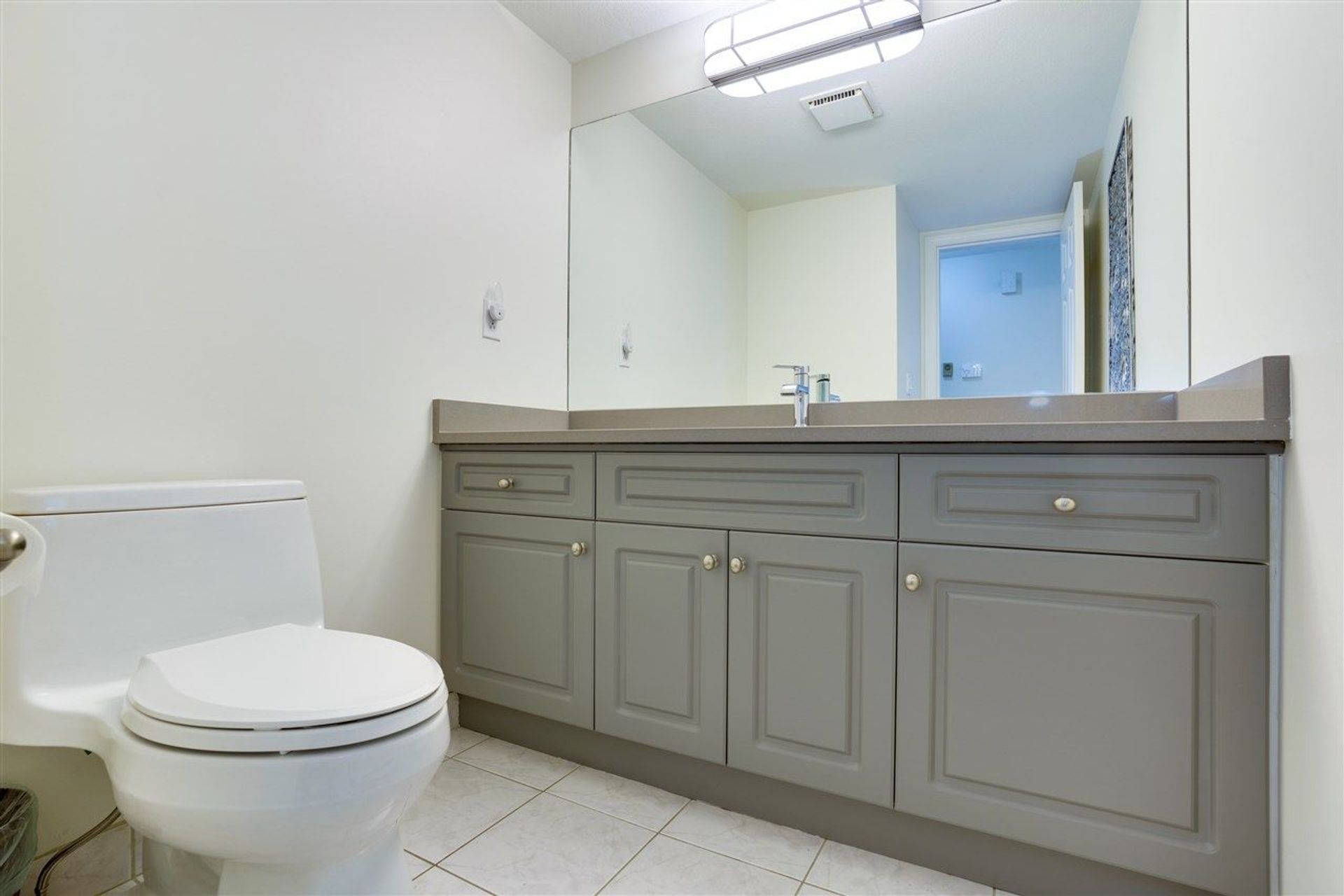 84045 at 1528 Woods Drive, North Vancouver