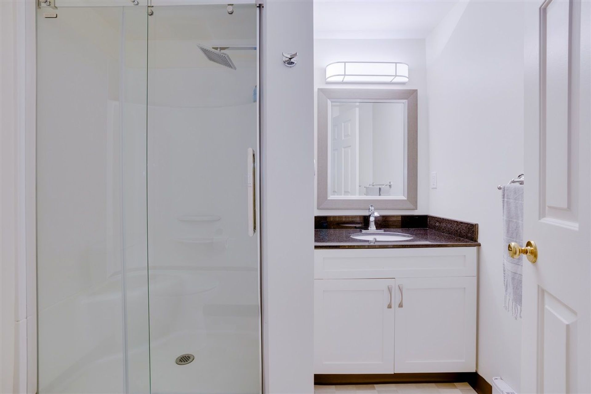 84117 at 1528 Woods Drive, North Vancouver