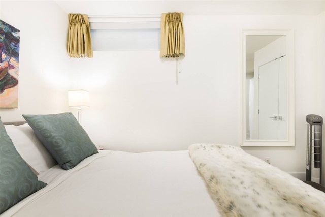 84332 at 350 5th Street E, North Vancouver