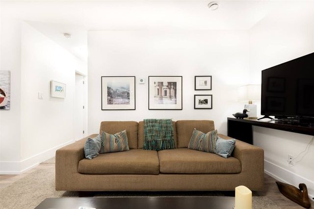 84348 at 350 5th Street E, North Vancouver