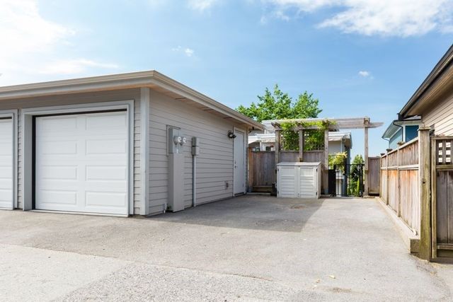 84356 at 350 5th Street E, North Vancouver