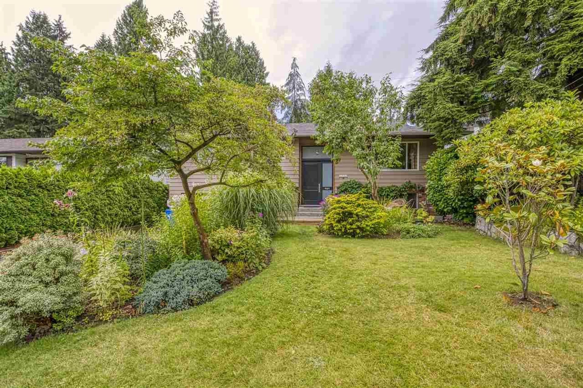85151 at 2821 William Avenue, North Vancouver