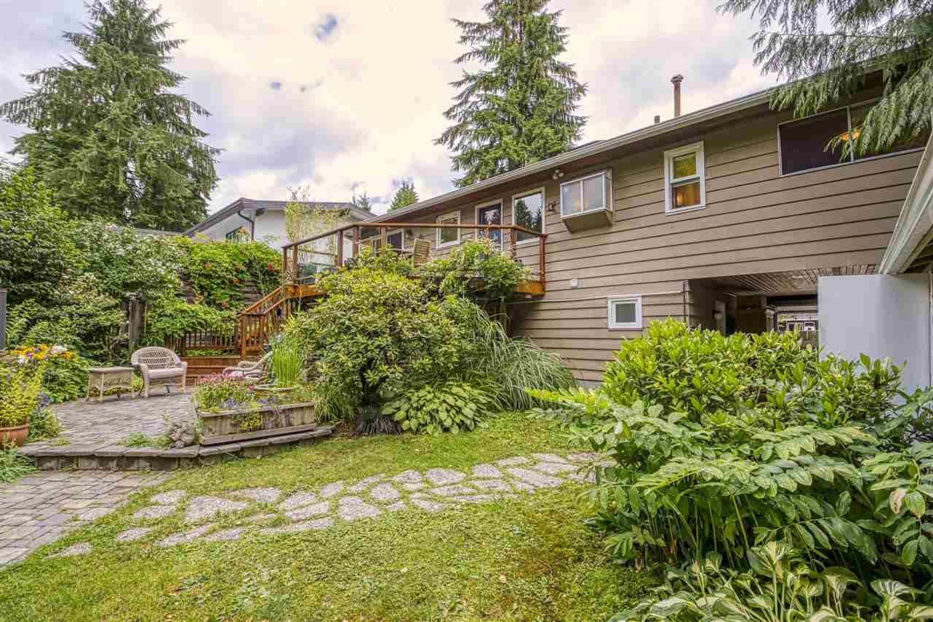 85259 at 2821 William Avenue, North Vancouver