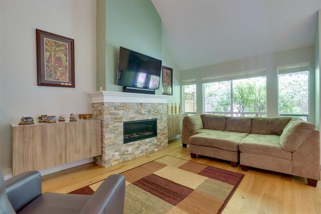 85845 at 36 - 1001 Northlands Drive, North Vancouver