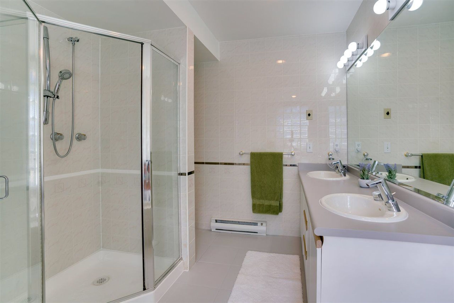 85889 at 36 - 1001 Northlands Drive, North Vancouver