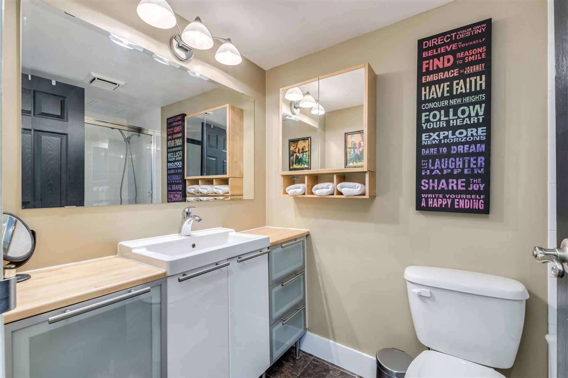 86621 at 308 - 145 St. Georges Avenue, North Vancouver