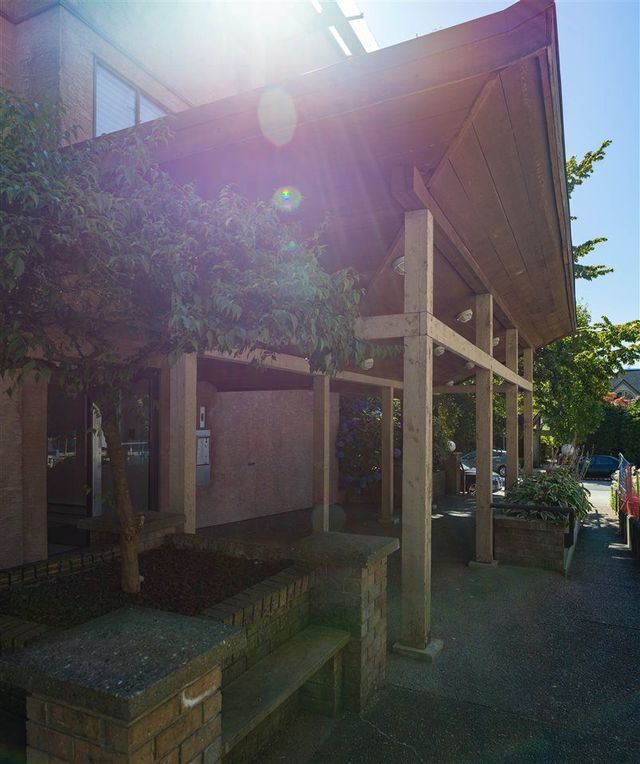 86742 at 104 - 1702 Chesterfield Avenue, North Vancouver