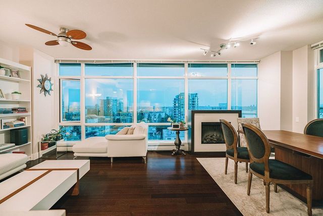 86786 at 806 - 158 13th Street W, North Vancouver