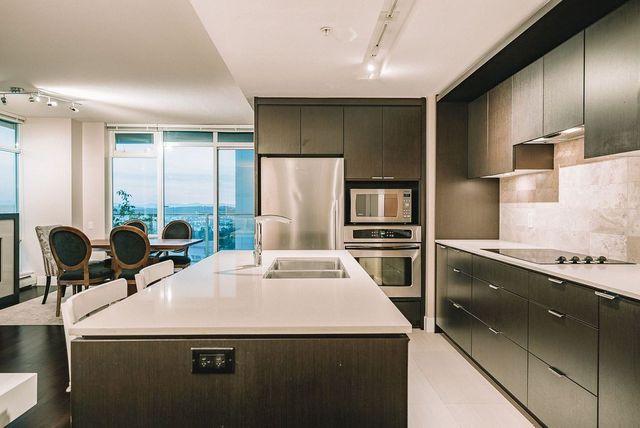 86794 at 806 - 158 13th Street W, North Vancouver